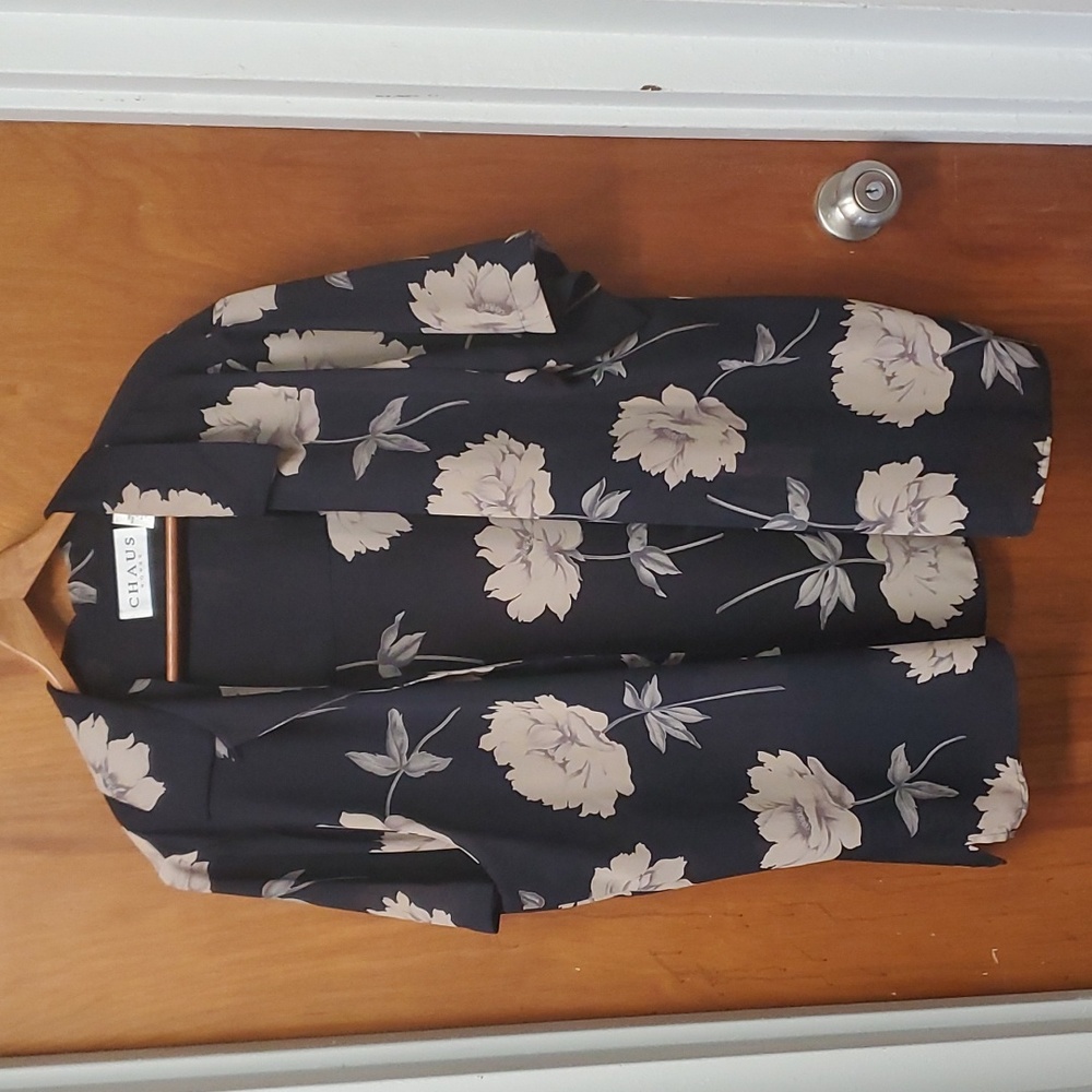 Chaus Top